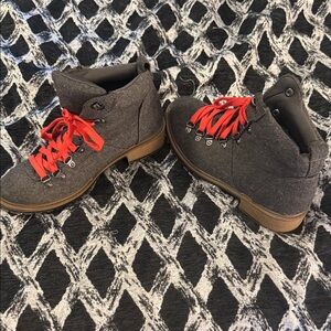 Stylish Gray Boots with Red Laces